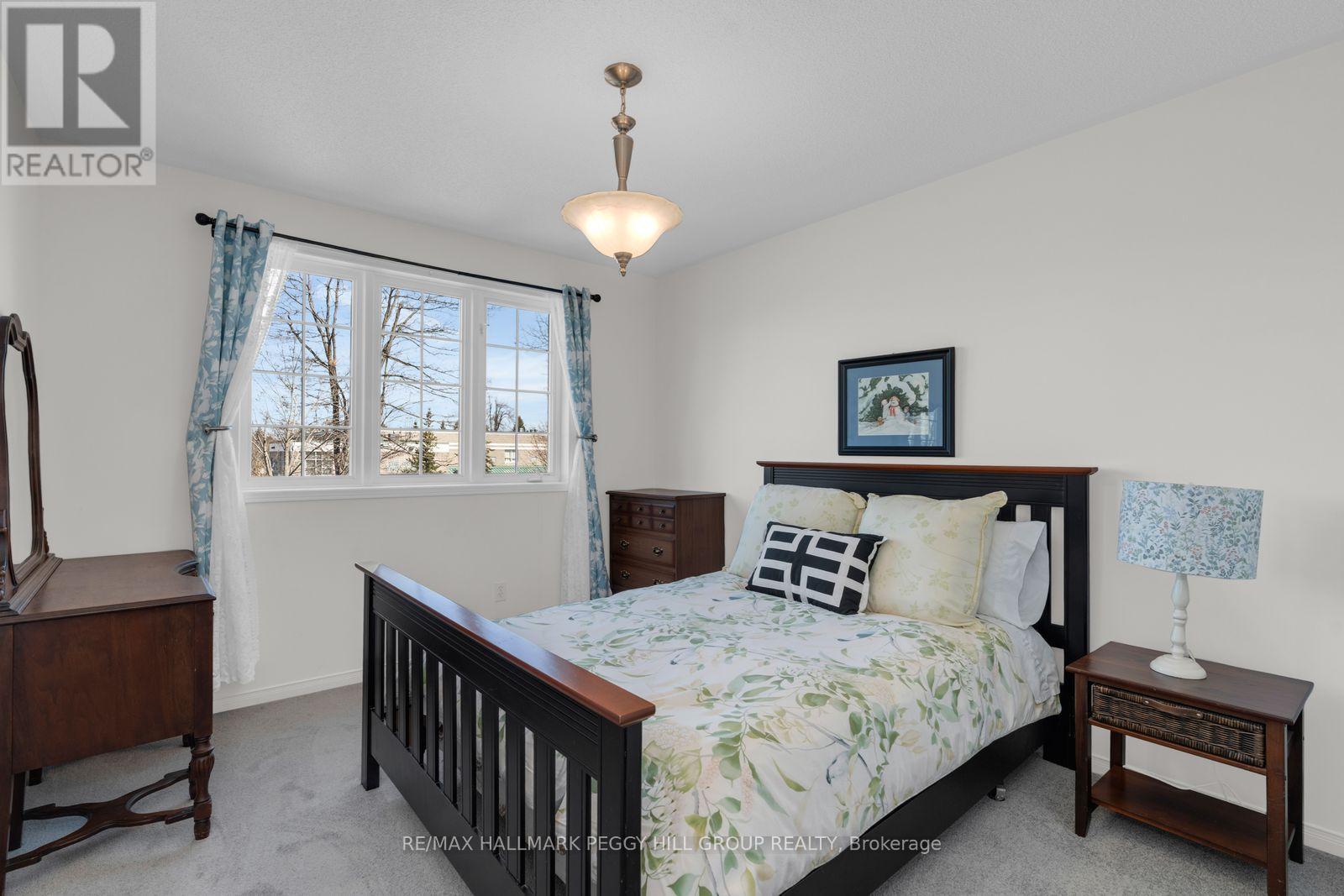 11 Hodgson Drive, Barrie, Ontario  L4N 7Y2 - Photo 11 - S13052334