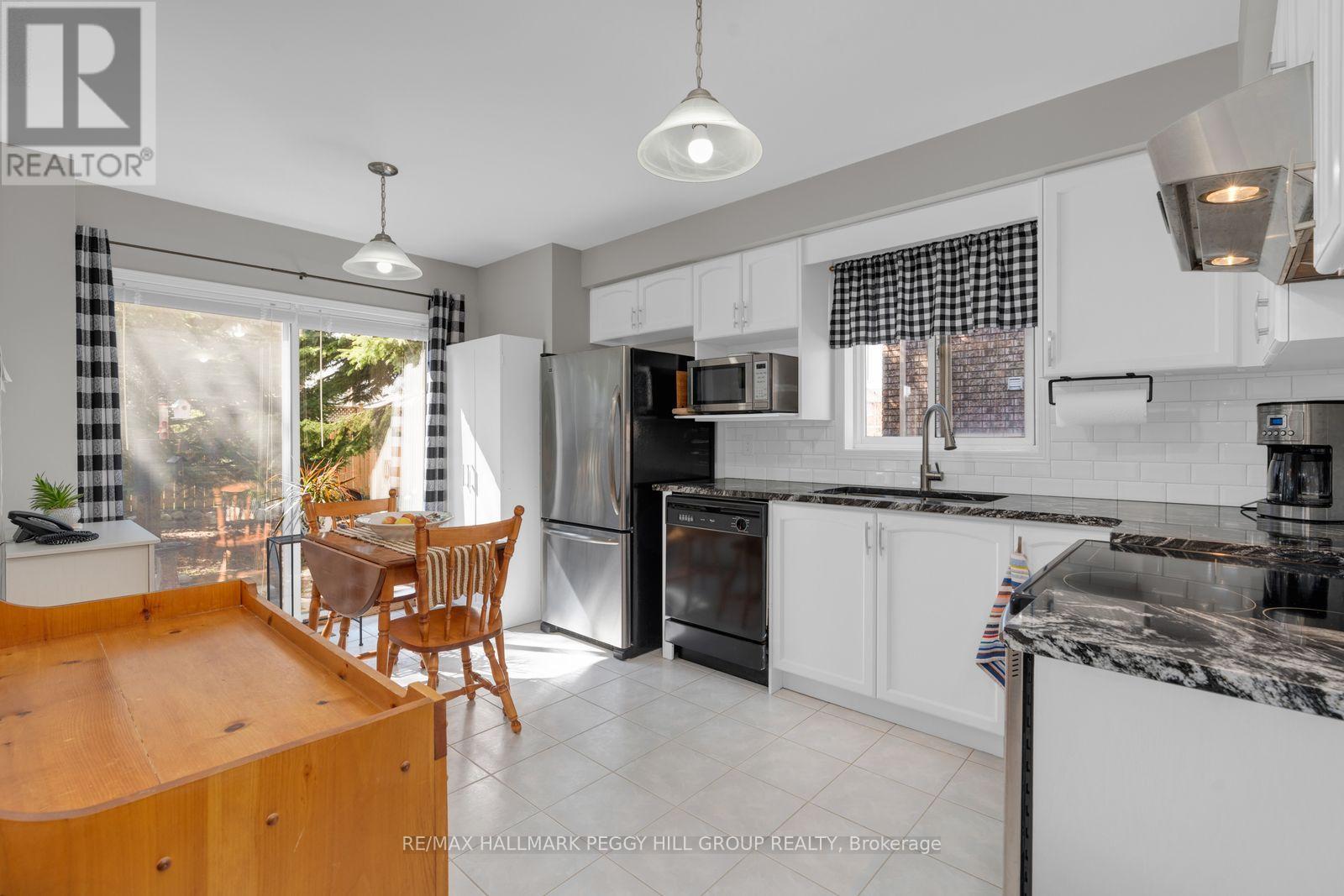 11 Hodgson Drive, Barrie, Ontario  L4N 7Y2 - Photo 2 - S13052334