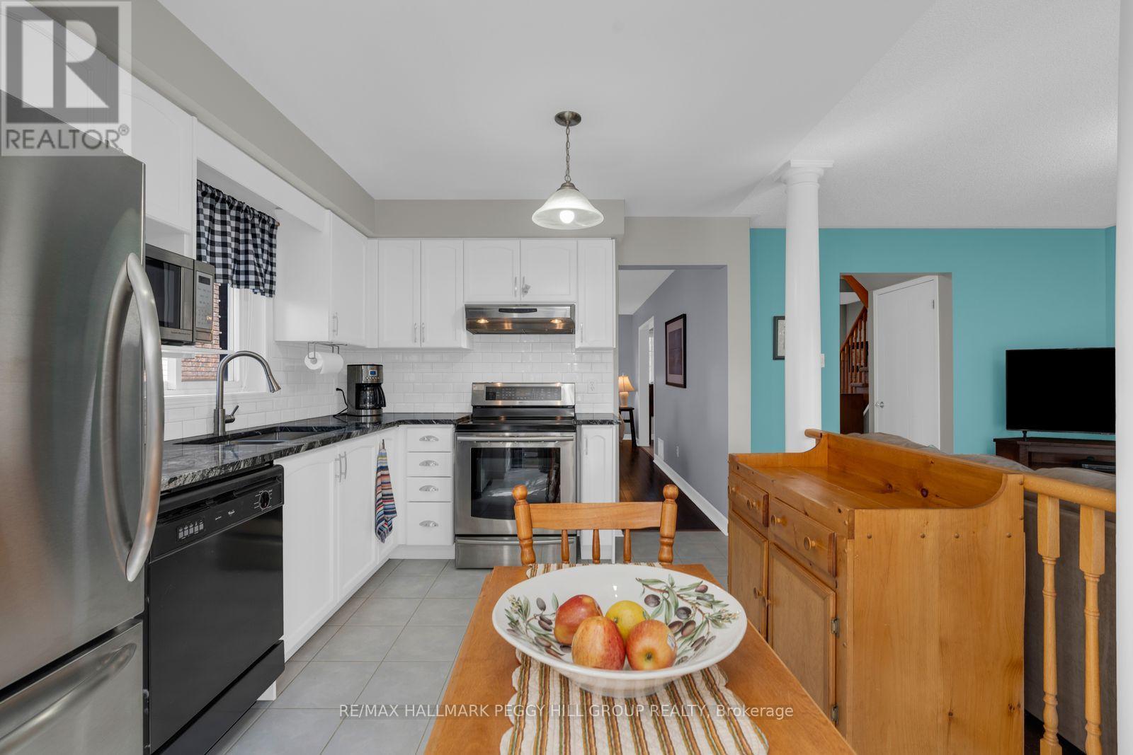 11 Hodgson Drive, Barrie, Ontario  L4N 7Y2 - Photo 3 - S13052334