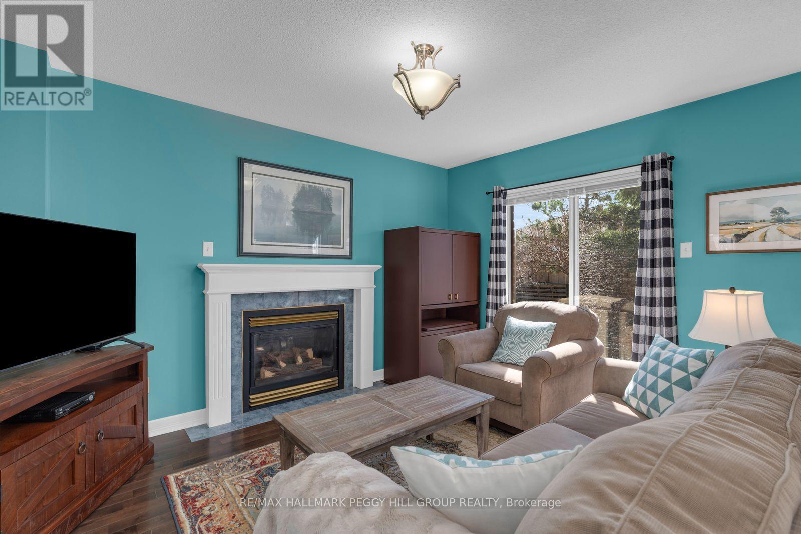 11 Hodgson Drive, Barrie, Ontario  L4N 7Y2 - Photo 4 - S13052334