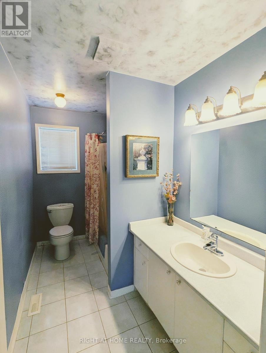 63 Benson Drive, Barrie, Ontario  L4N 7Y2 - Photo 11 - S12800372