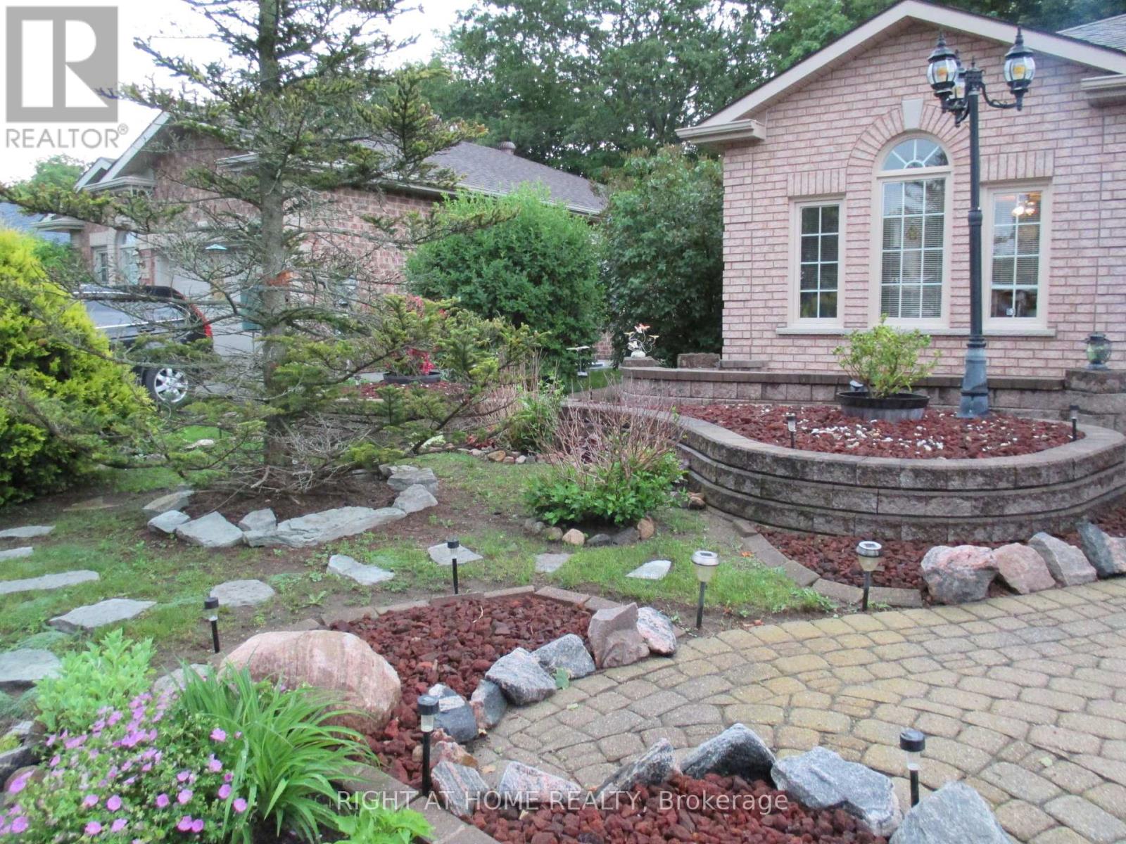 63 BENSON DRIVE, Barrie, Ontario