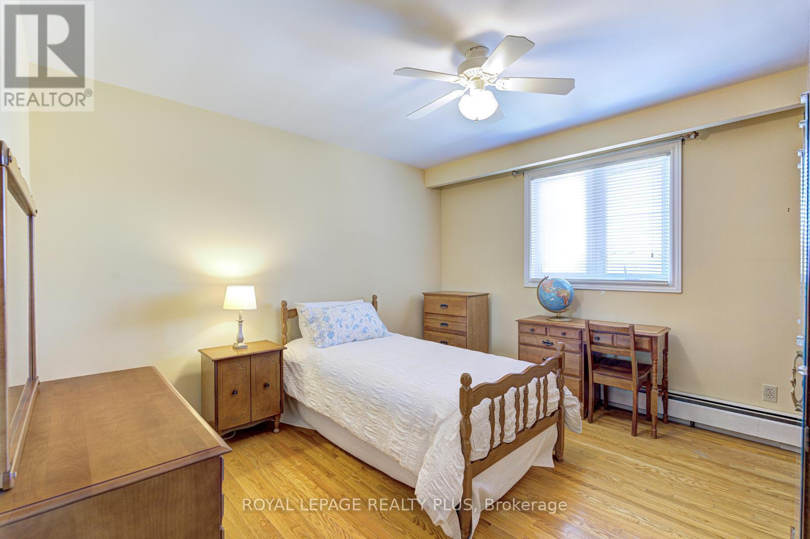 11 Ranwood Drive, Toronto, Ontario  M9N 3E8 - Photo 20 - W12909518