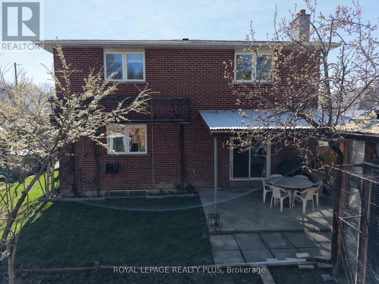 11 Ranwood Drive, Toronto, Ontario  M9N 3E8 - Photo 42 - W12909518