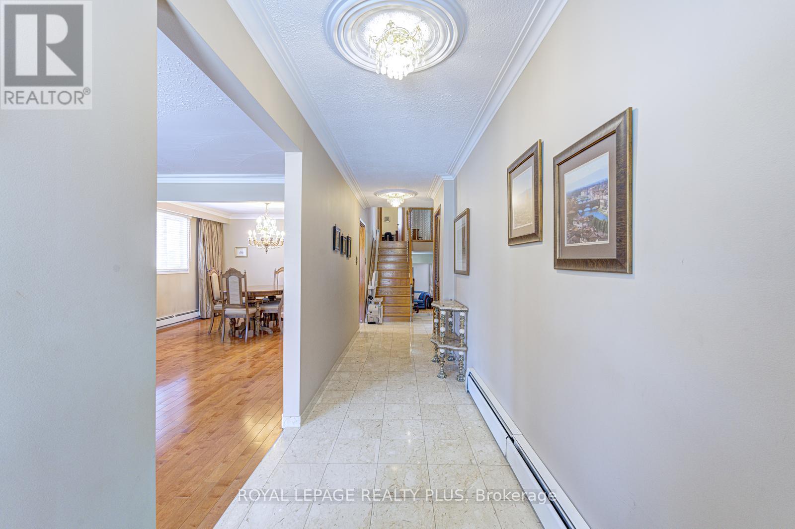 11 Ranwood Drive, Toronto, Ontario  M9N 3E8 - Photo 3 - W12909518