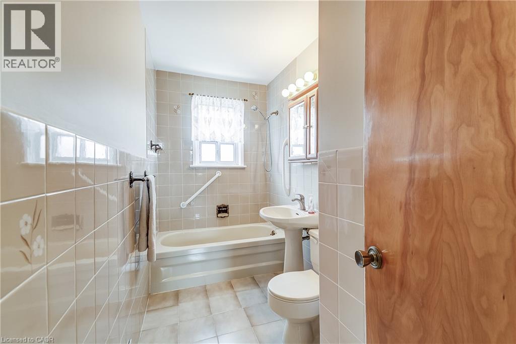 23 Fernwood Crescent, Hamilton, Ontario  L8T 3L2 - Photo 14 - 40824254