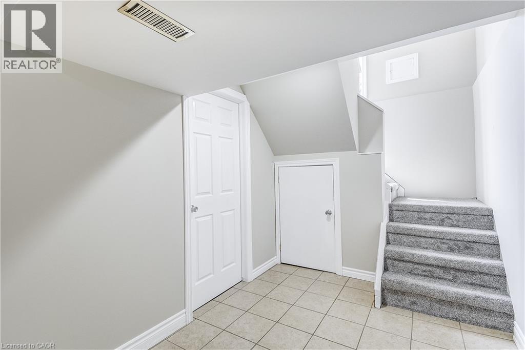 23 Fernwood Crescent, Hamilton, Ontario  L8T 3L2 - Photo 16 - 40824254