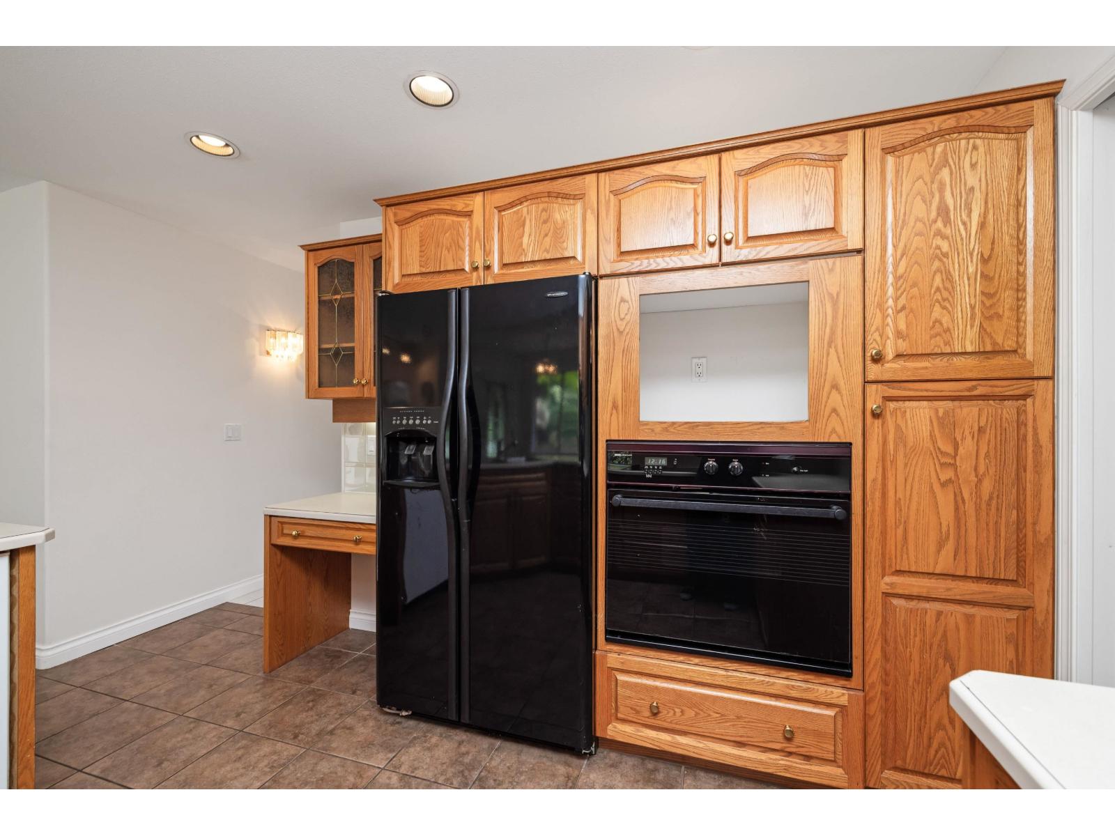 8658 165a Street, Surrey, British Columbia  V4N 3G7 - Photo 14 - R3093433