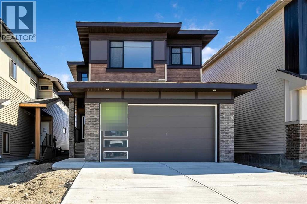 11 Heritage Link, Cochrane, Alberta  T4C 2J8 - Photo 1 - A2275697