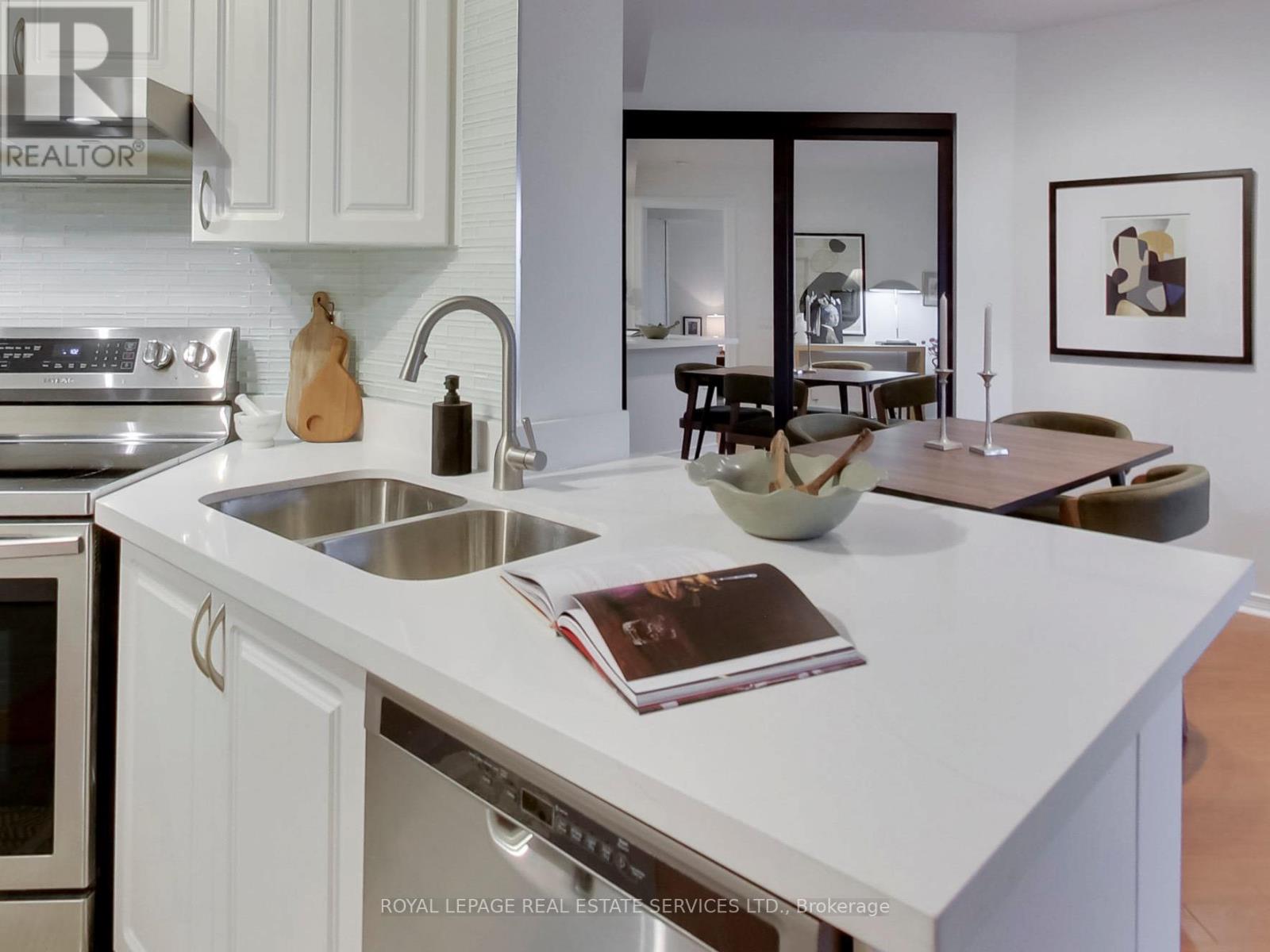 1713 - 60 Heintzman Street, Toronto, Ontario  M6P 5A1 - Photo 3 - W13052218