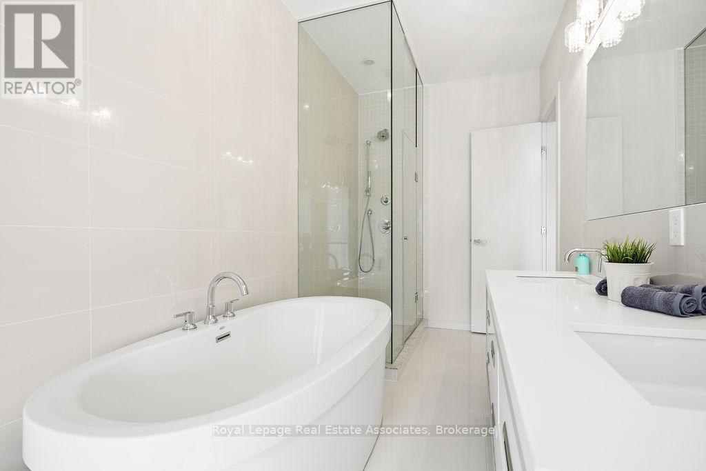 228 Vellwood Common, Oakville, Ontario  L6L 0E8 - Photo 10 - W13052260