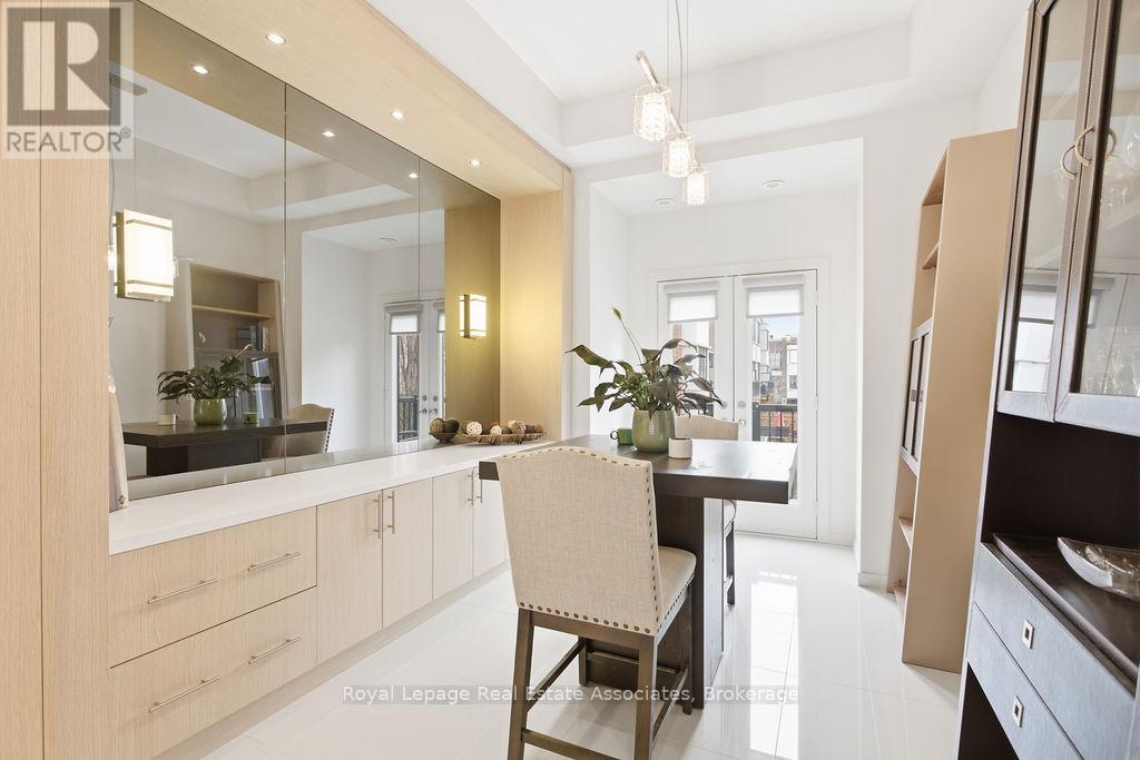 228 Vellwood Common, Oakville, Ontario  L6L 0E8 - Photo 4 - W13052260