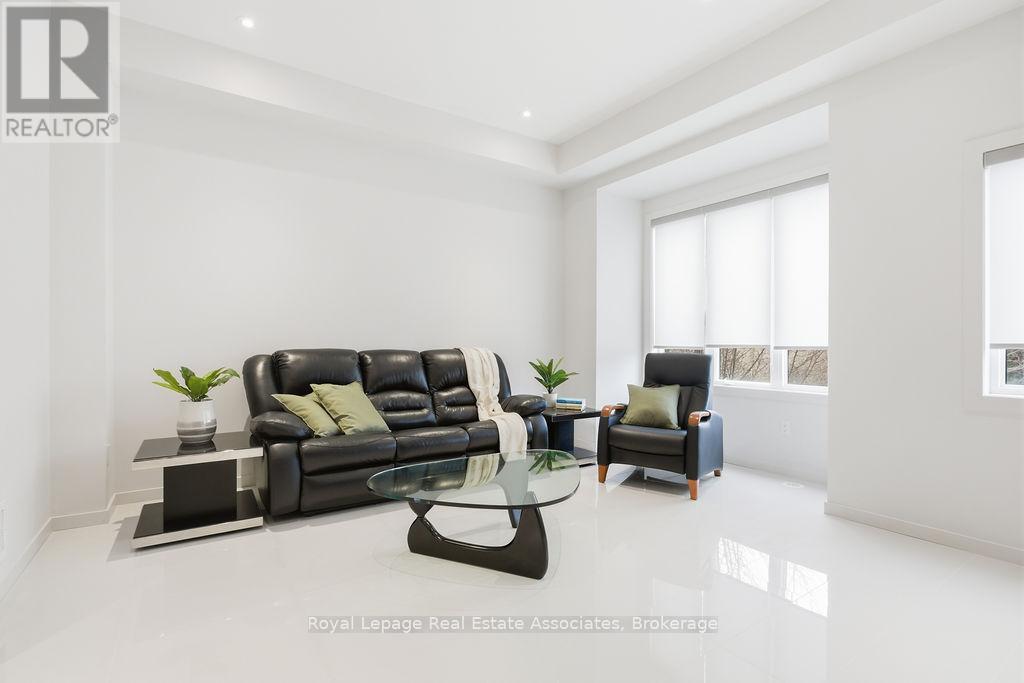 228 Vellwood Common, Oakville, Ontario  L6L 0E8 - Photo 5 - W13052260