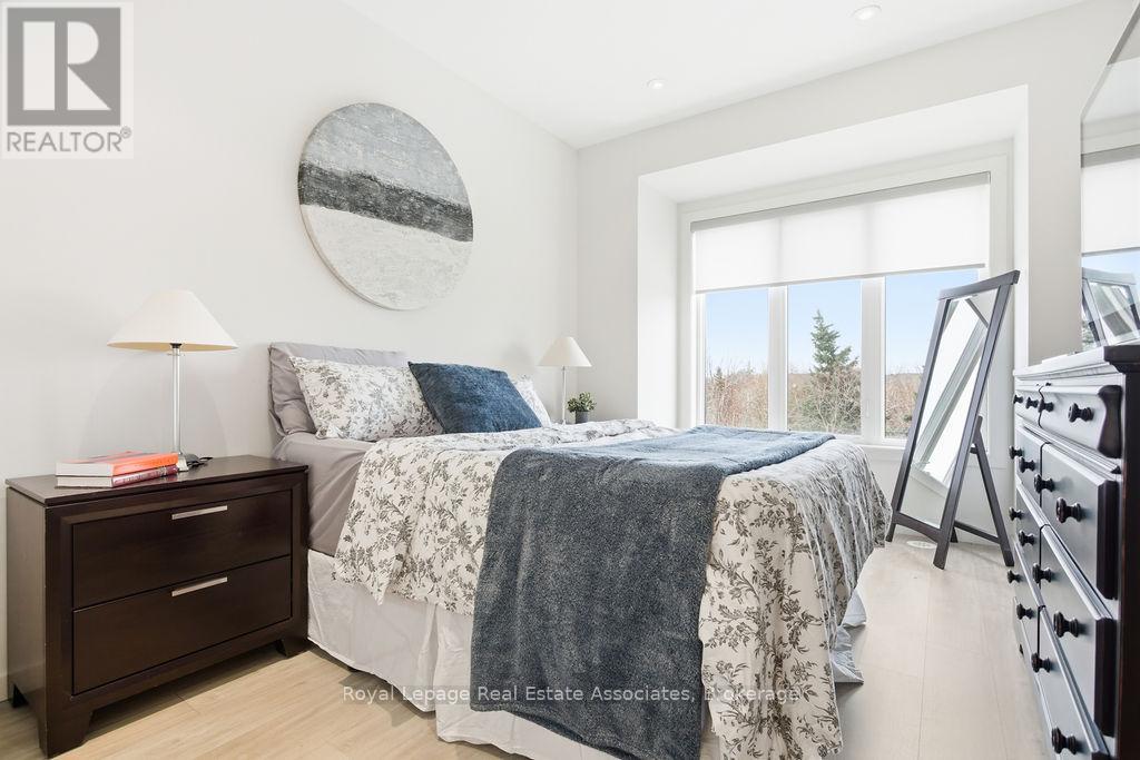 228 Vellwood Common, Oakville, Ontario  L6L 0E8 - Photo 8 - W13052260