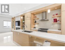 228 VELLWOOD COMMON, Oakville, Ontario