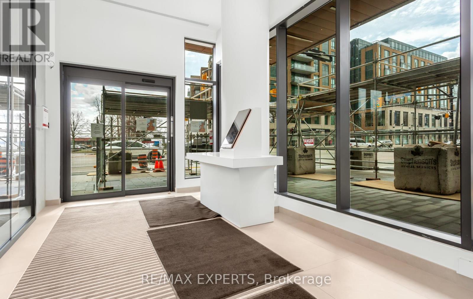 910 - 2075 Lakeshore Road, Burlington, Ontario  L7R 0H3 - Photo 3 - W13052324