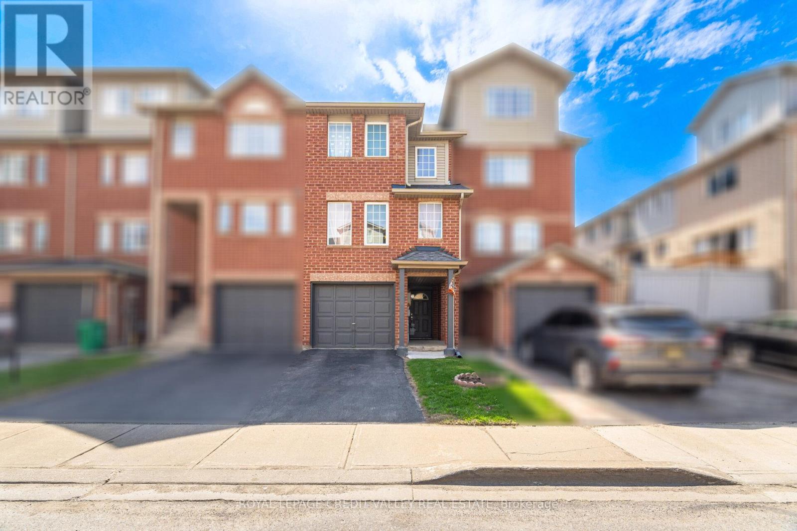 95 SPADINA ROAD, Brampton, Ontario