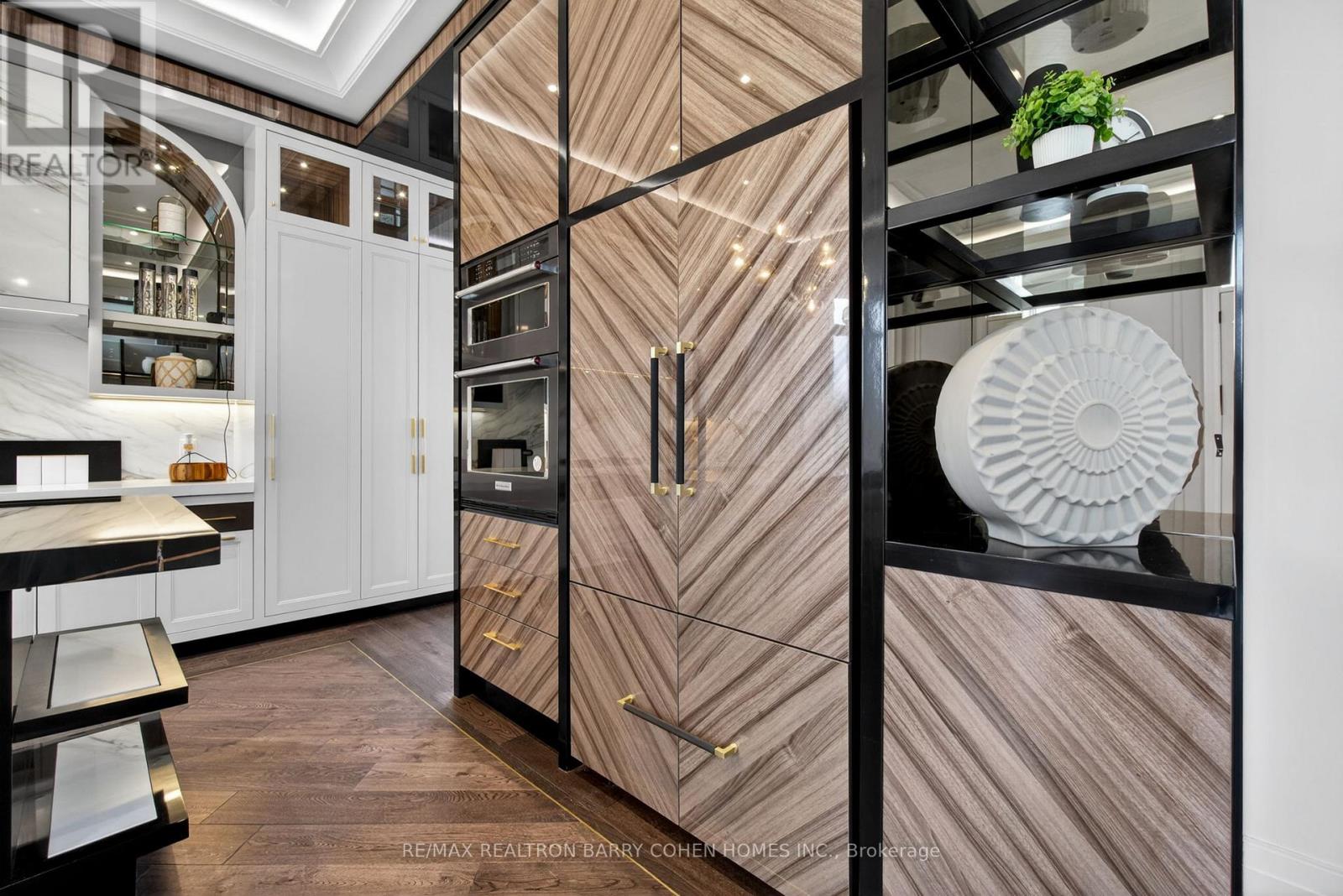 321 Morden Road, Oakville, Ontario  L6K 2S6 - Photo 14 - W13052482