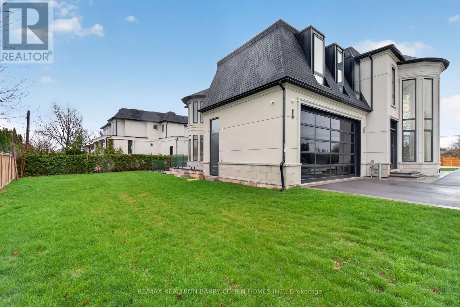 321 Morden Road, Oakville, Ontario  L6K 2S6 - Photo 4 - W13052482