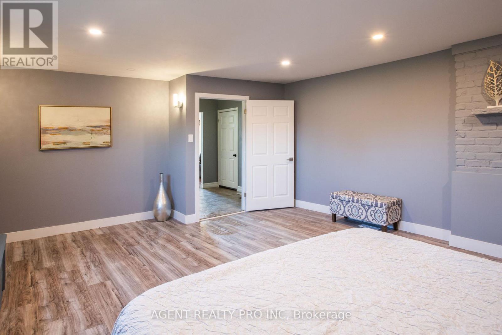 6571 Carroll Drive, Southwest Middlesex, Ontario  N0L 1T0 - Photo 29 - X13052664