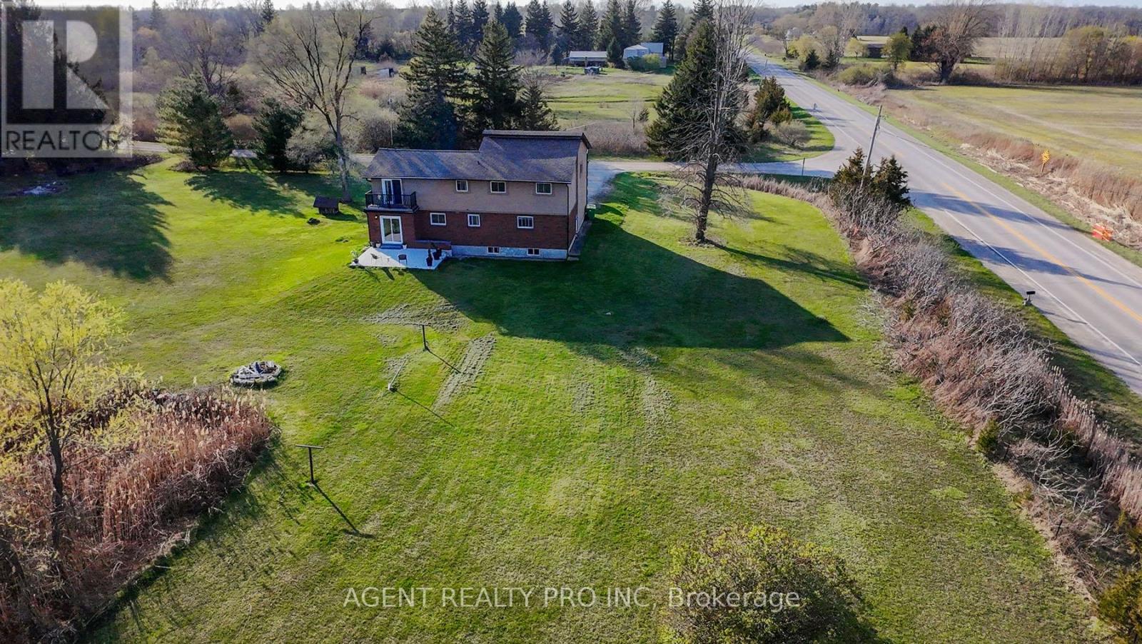 6571 Carroll Drive, Southwest Middlesex, Ontario  N0L 1T0 - Photo 3 - X13052664