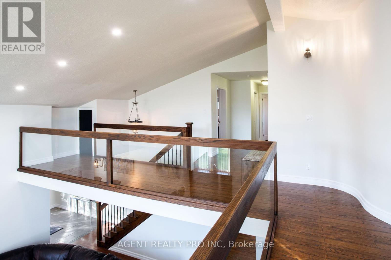 6571 Carroll Drive, Southwest Middlesex, Ontario  N0L 1T0 - Photo 36 - X13052664