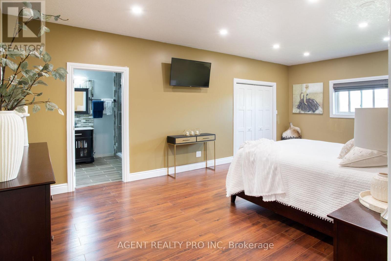 6571 Carroll Drive, Southwest Middlesex, Ontario  N0L 1T0 - Photo 39 - X13052664