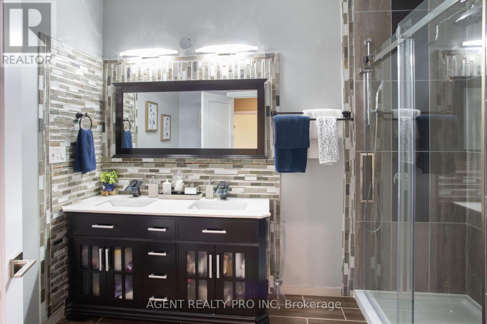 6571 Carroll Drive, Southwest Middlesex, Ontario  N0L 1T0 - Photo 43 - X13052664