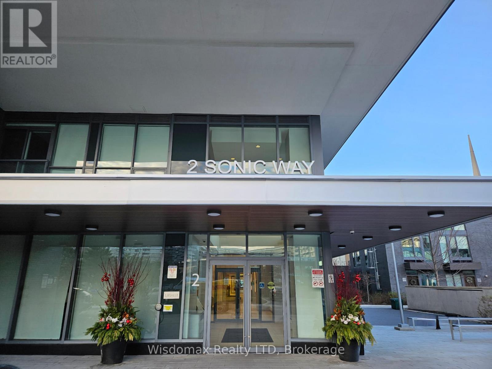 2006 - 2 SONIC WAY, Toronto, Ontario