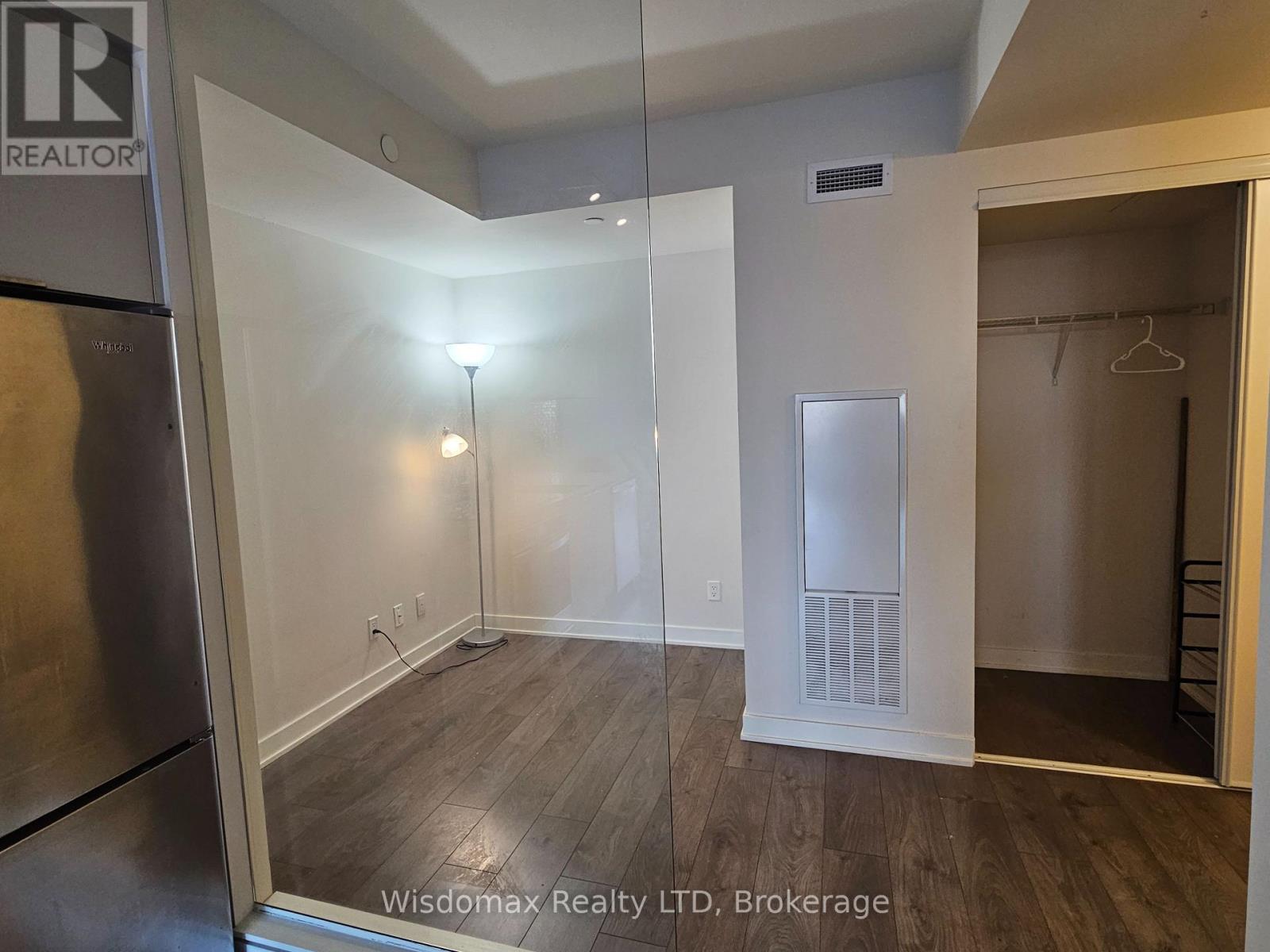 2006 - 2 Sonic Way, Toronto, Ontario  M3C 0P2 - Photo 9 - C13050608