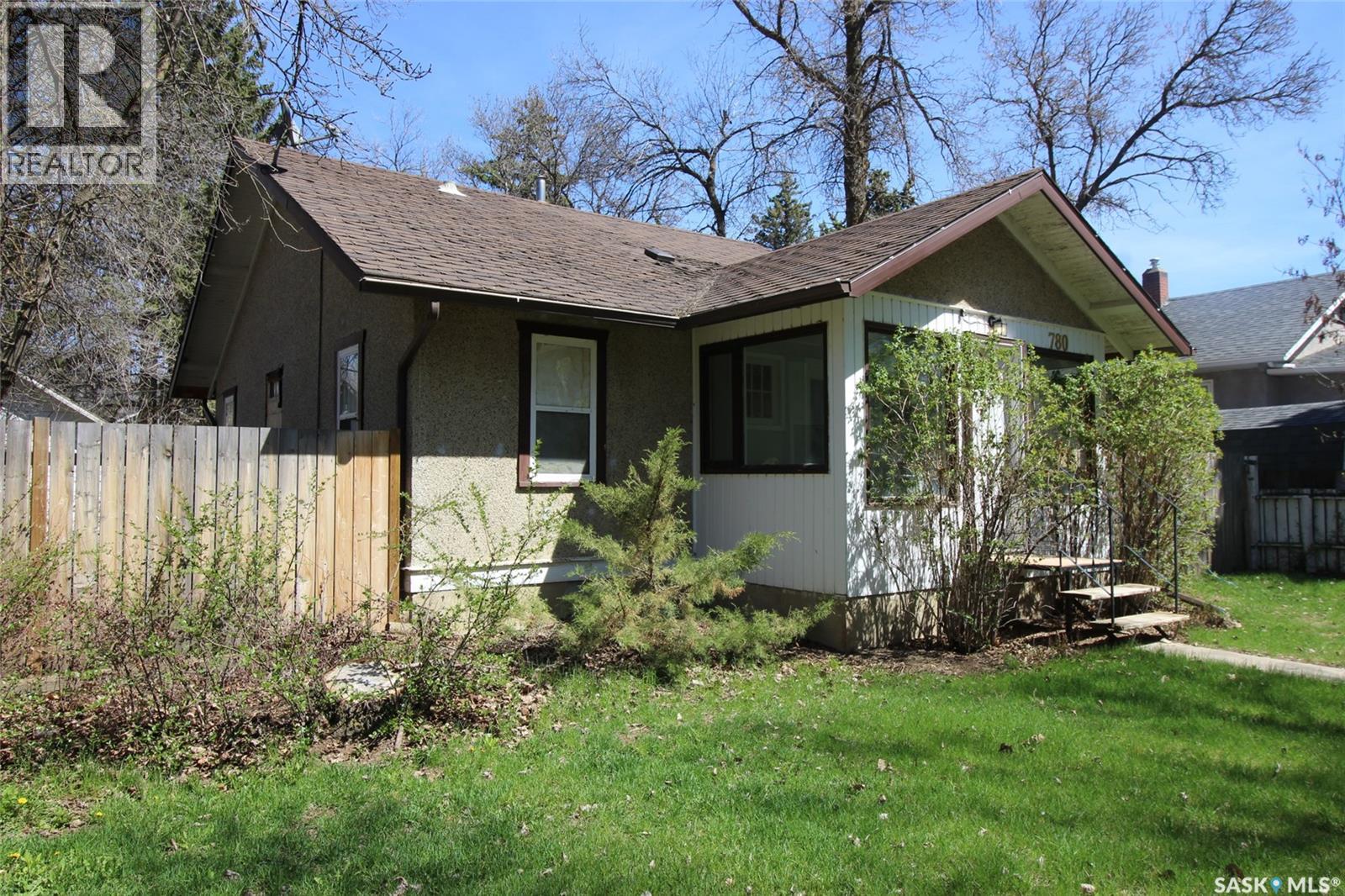 780 1st Street E, Shaunavon, Saskatchewan  S0N 2M0 - Photo 13 - SK034131