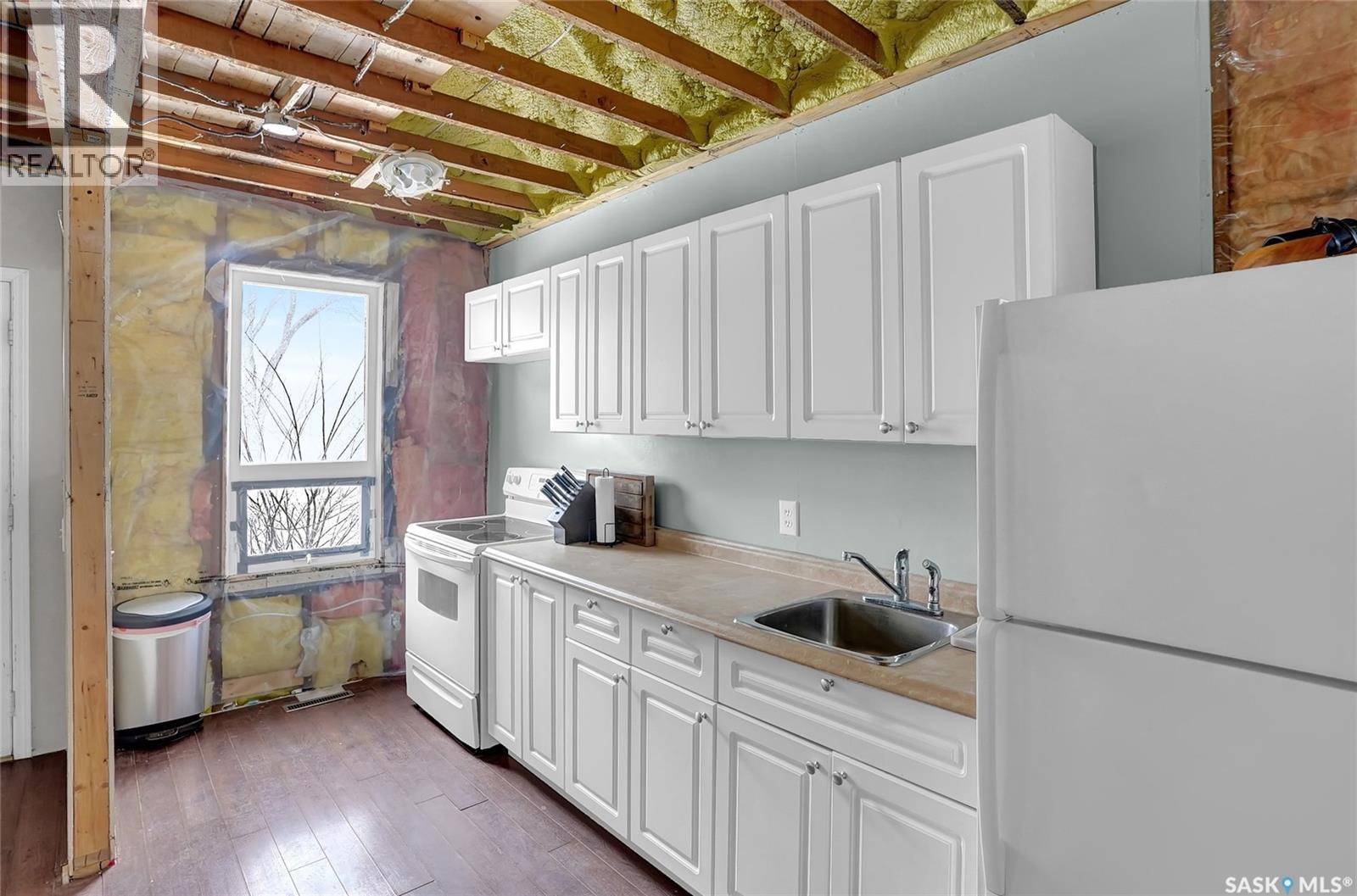 328 Cornwall Street, Regina, Saskatchewan  S4R 2G6 - Photo 5 - SK034130