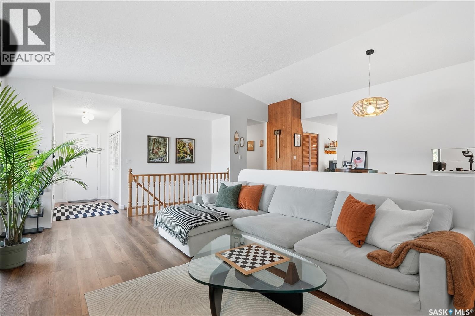 627 Delaronde Crescent, Saskatoon, Saskatchewan  S7J 3Z9 - Photo 3 - SK034113