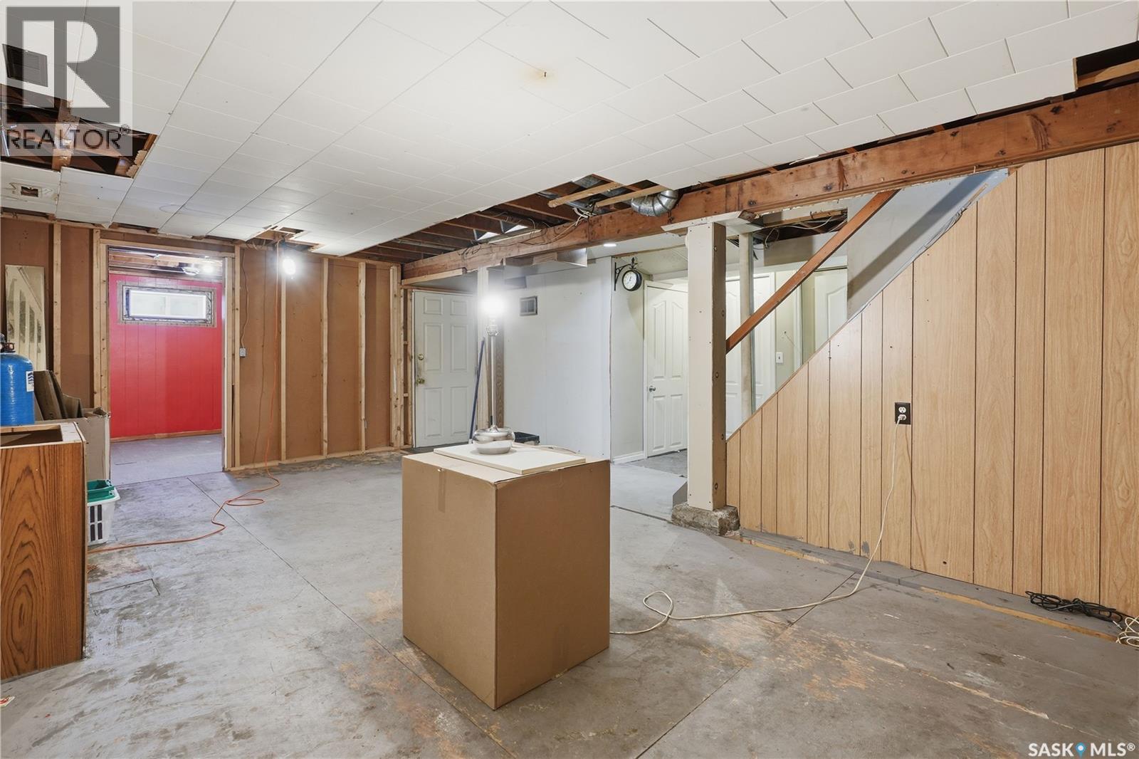 806 Vaughan Street, Moose Jaw, Saskatchewan  S6H 5N7 - Photo 29 - SK034035