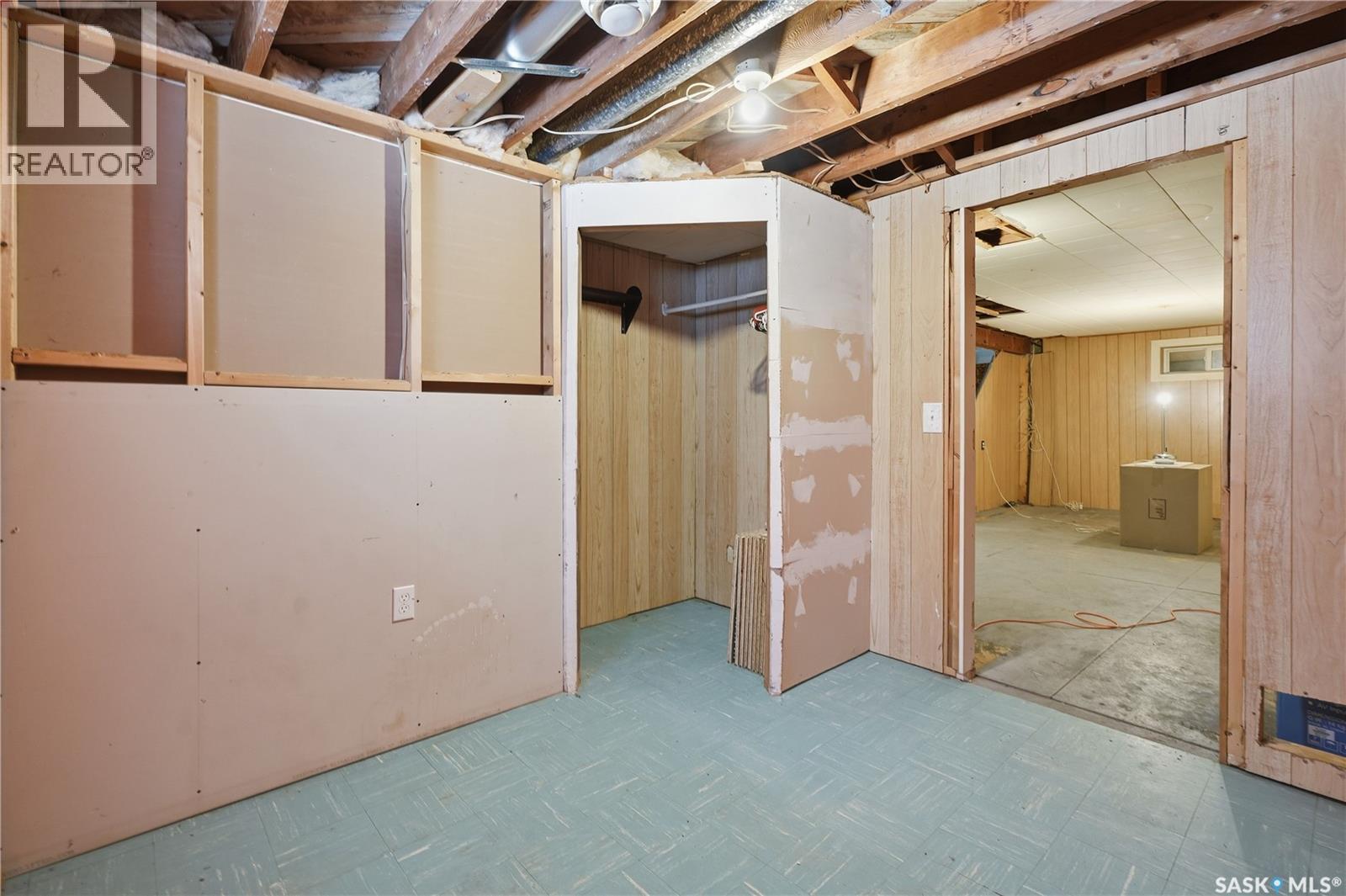 806 Vaughan Street, Moose Jaw, Saskatchewan  S6H 5N7 - Photo 31 - SK034035