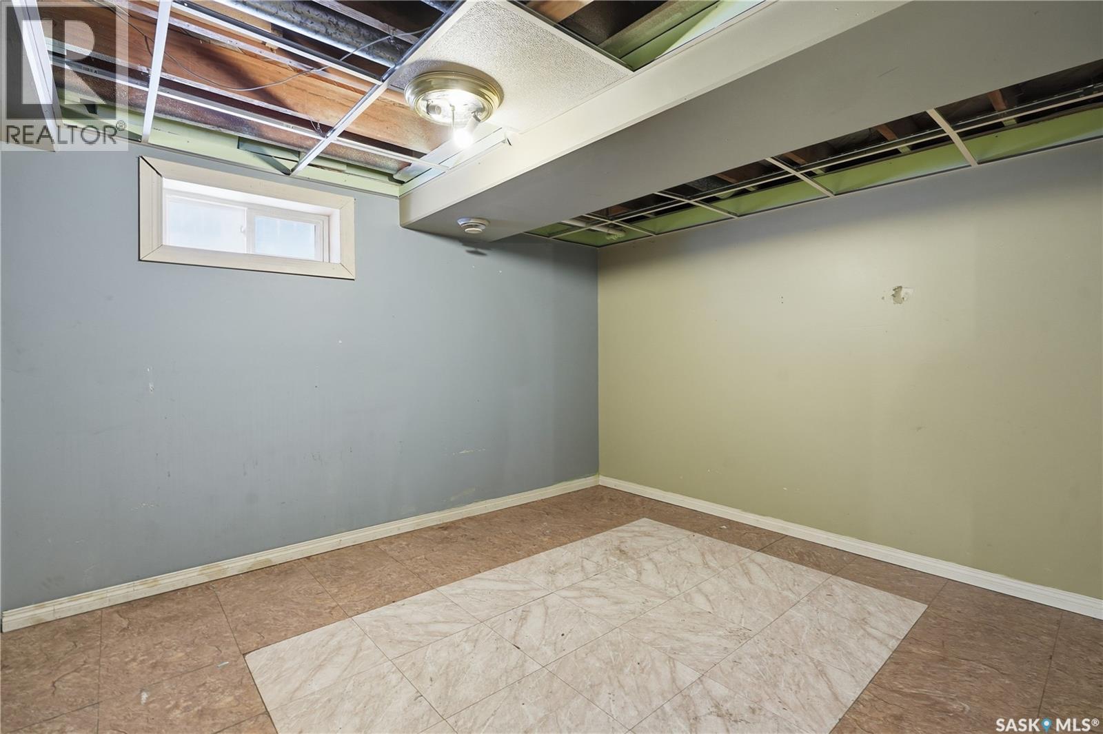 806 Vaughan Street, Moose Jaw, Saskatchewan  S6H 5N7 - Photo 32 - SK034035