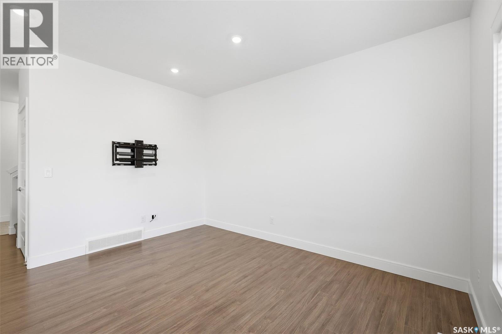 611 Kolynchuk Court, Saskatoon, Saskatchewan  S7T 0W4 - Photo 14 - SK033823