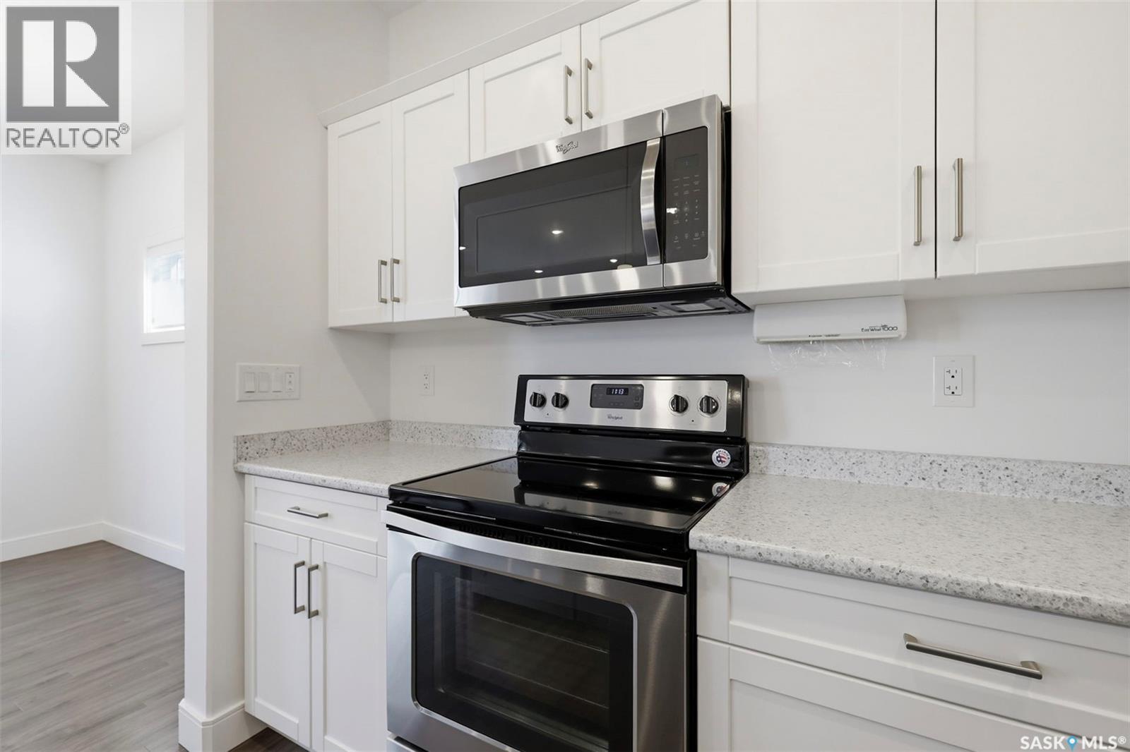 611 Kolynchuk Court, Saskatoon, Saskatchewan  S7T 0W4 - Photo 8 - SK033823