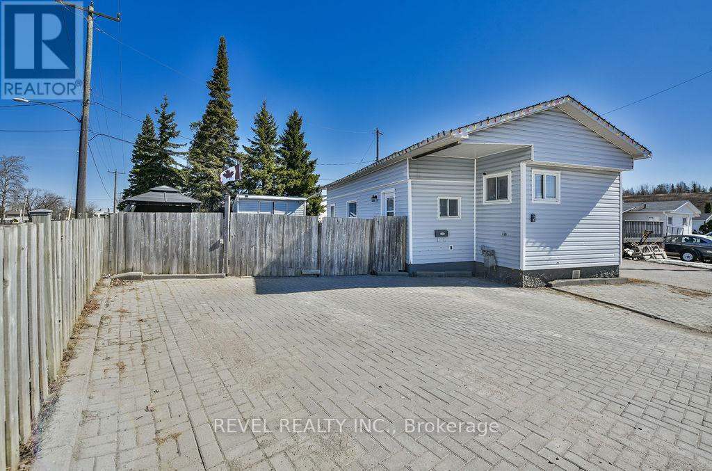 2 Rovie Avenue, Timmins, Ontario  P4N 0C8 - Photo 2 - T13052704