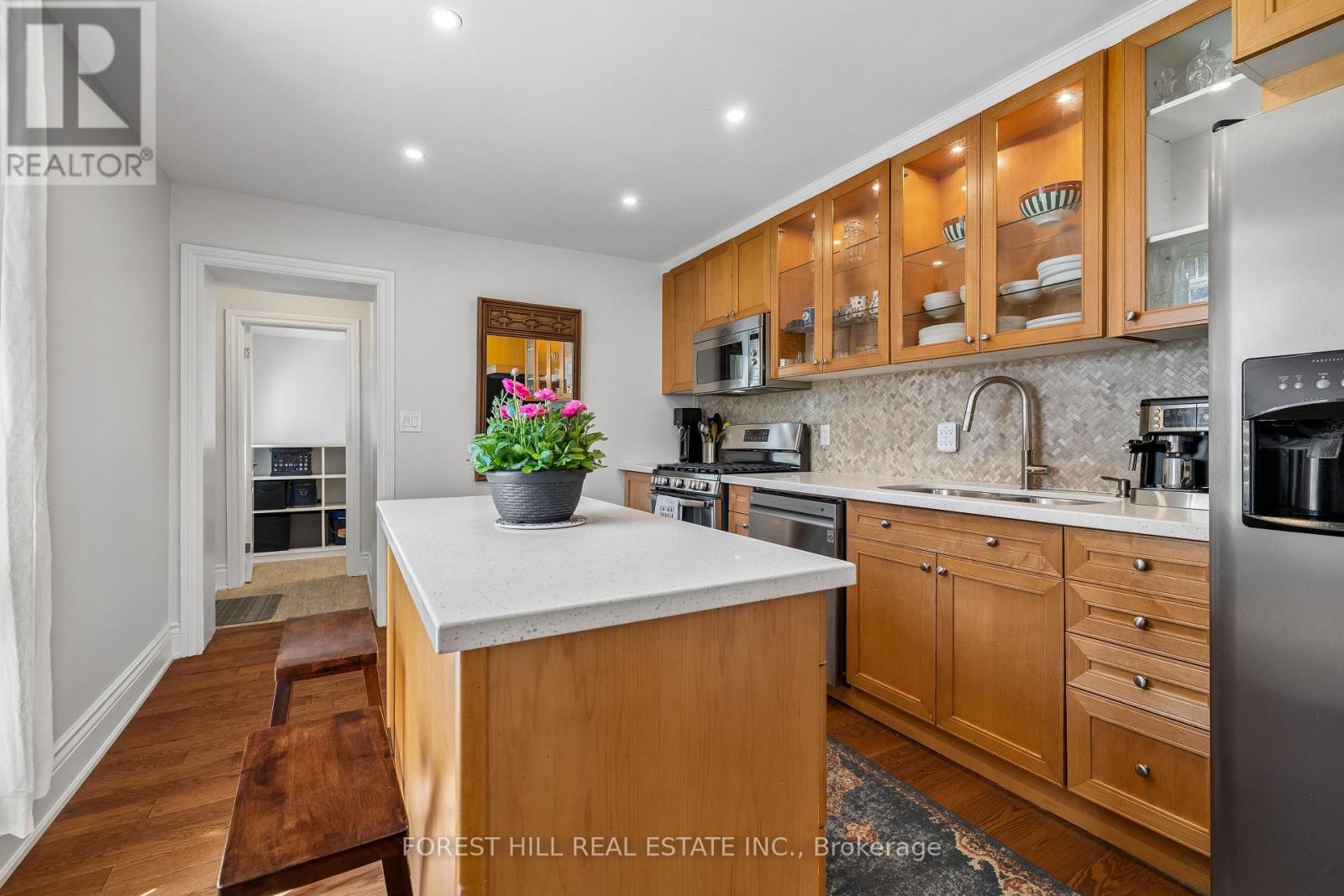 215 CATHARINE STREET N Hamilton (Beasley), ON L8L 4S7