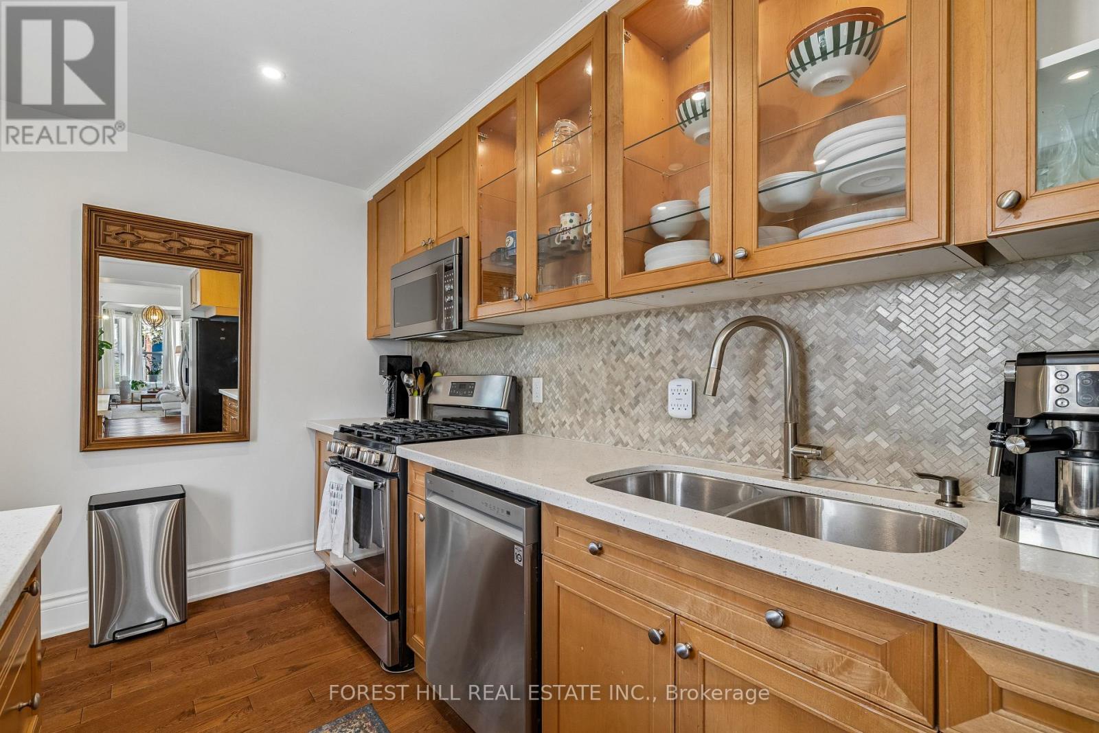 215 CATHARINE STREET N Hamilton (Beasley), ON L8L 4S7