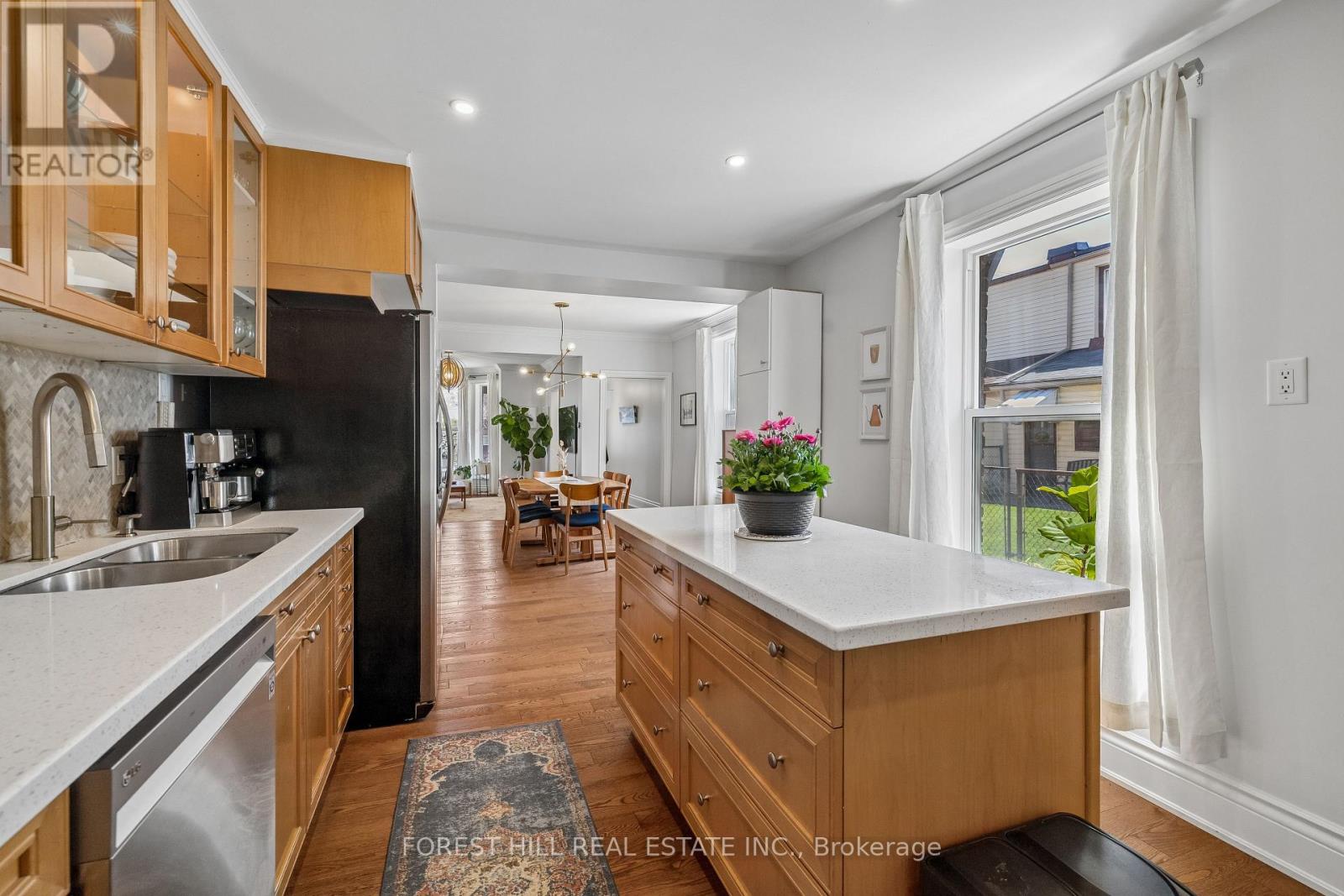 215 CATHARINE STREET N Hamilton (Beasley), ON L8L 4S7