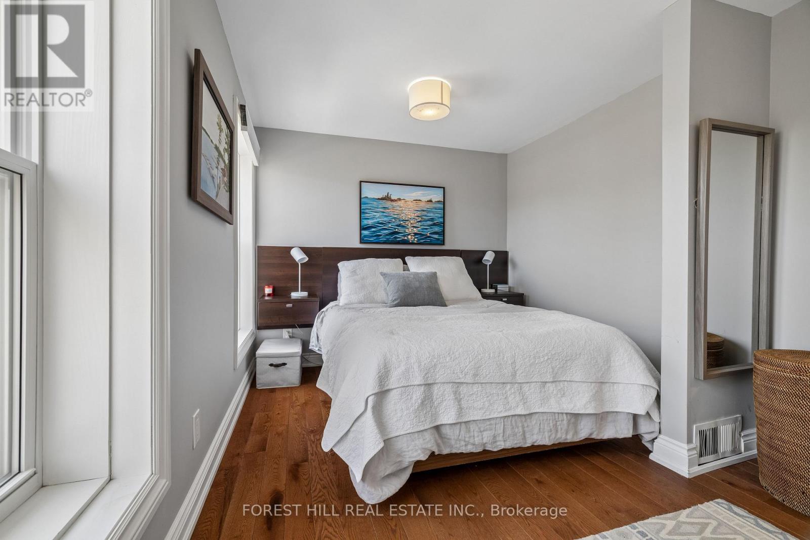 215 CATHARINE STREET N Hamilton (Beasley), ON L8L 4S7