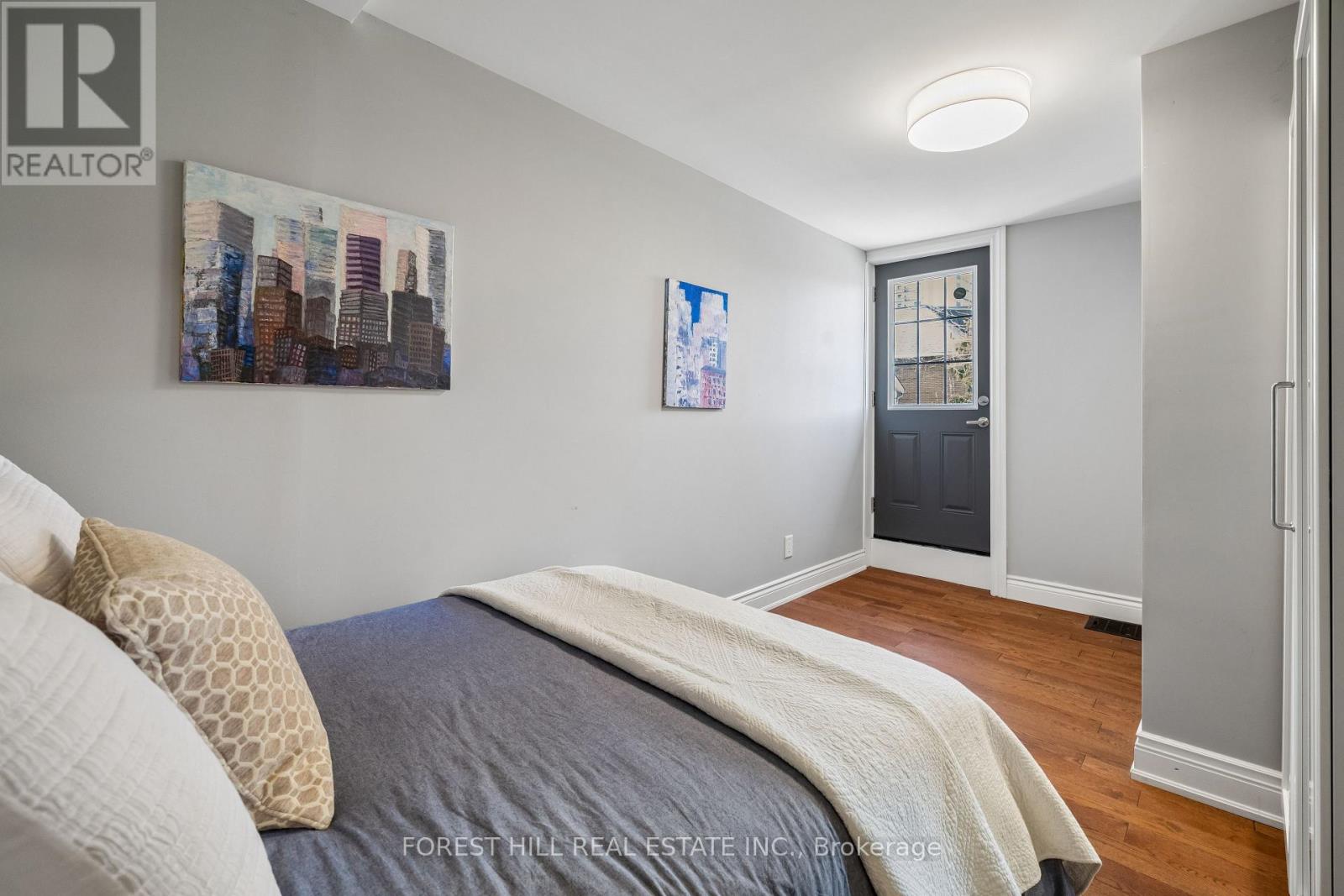 215 CATHARINE STREET N Hamilton (Beasley), ON L8L 4S7