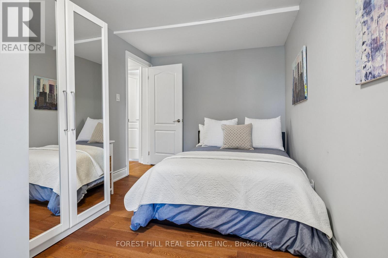 215 CATHARINE STREET N Hamilton (Beasley), ON L8L 4S7