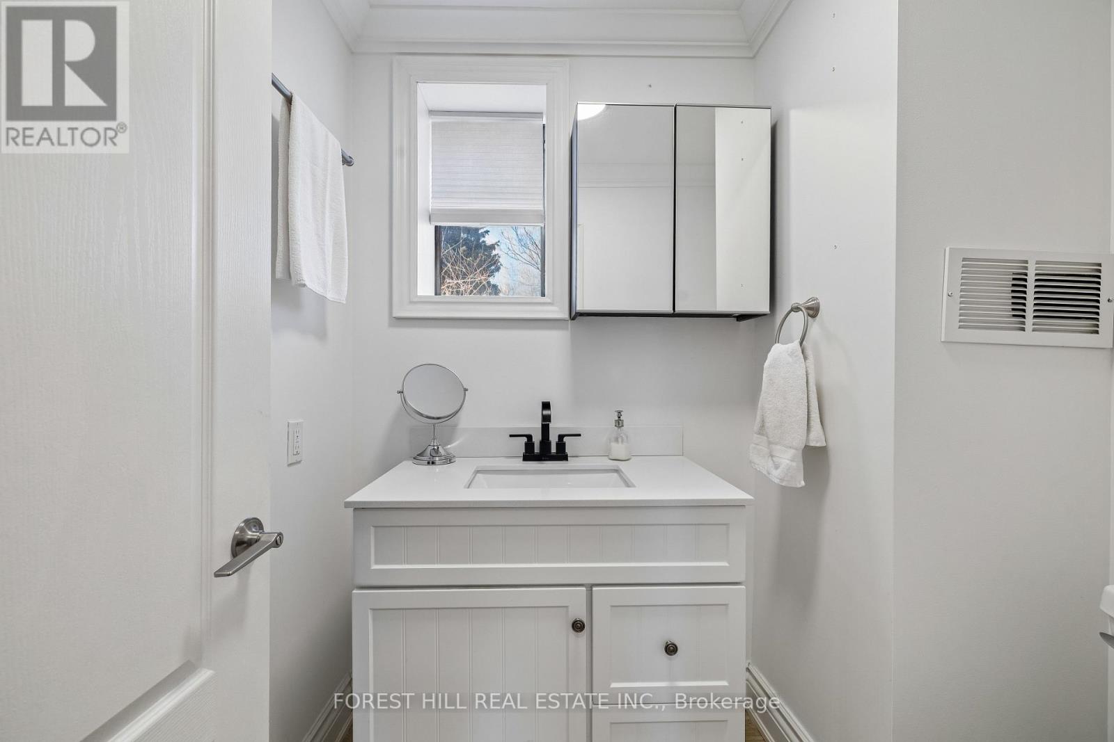 215 CATHARINE STREET N Hamilton (Beasley), ON L8L 4S7