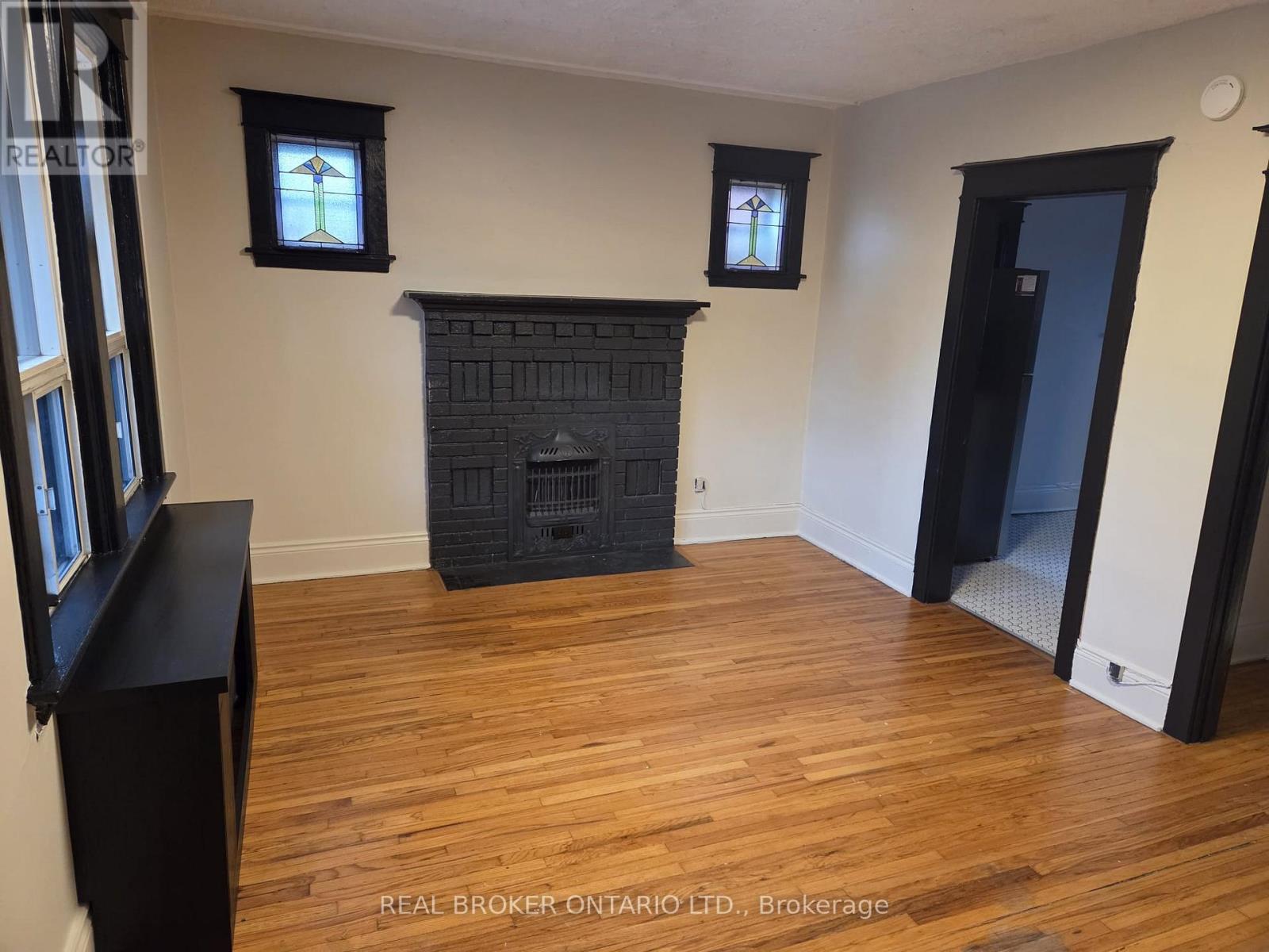 10 - 4 Hyde Park Avenue, Hamilton, Ontario  L8P 4M5 - Photo 3 - X13052406