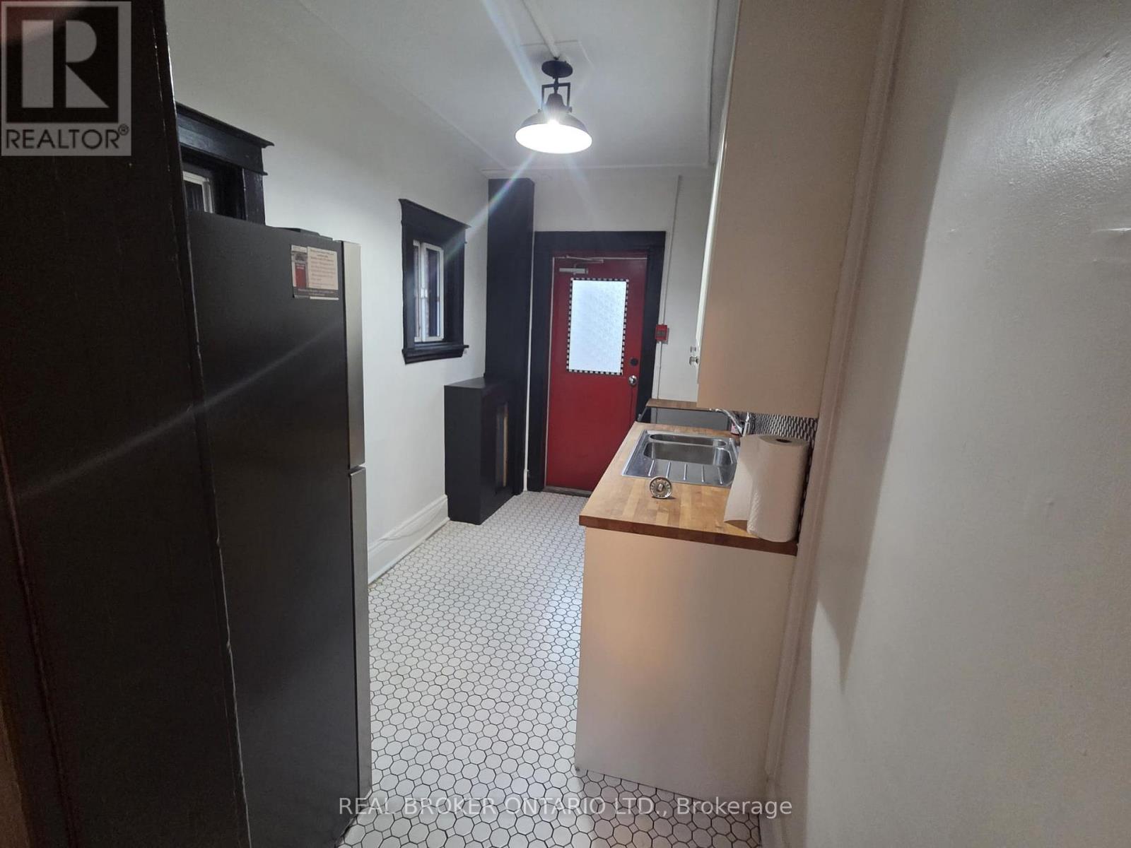 10 - 4 Hyde Park Avenue, Hamilton, Ontario  L8P 4M5 - Photo 6 - X13052406