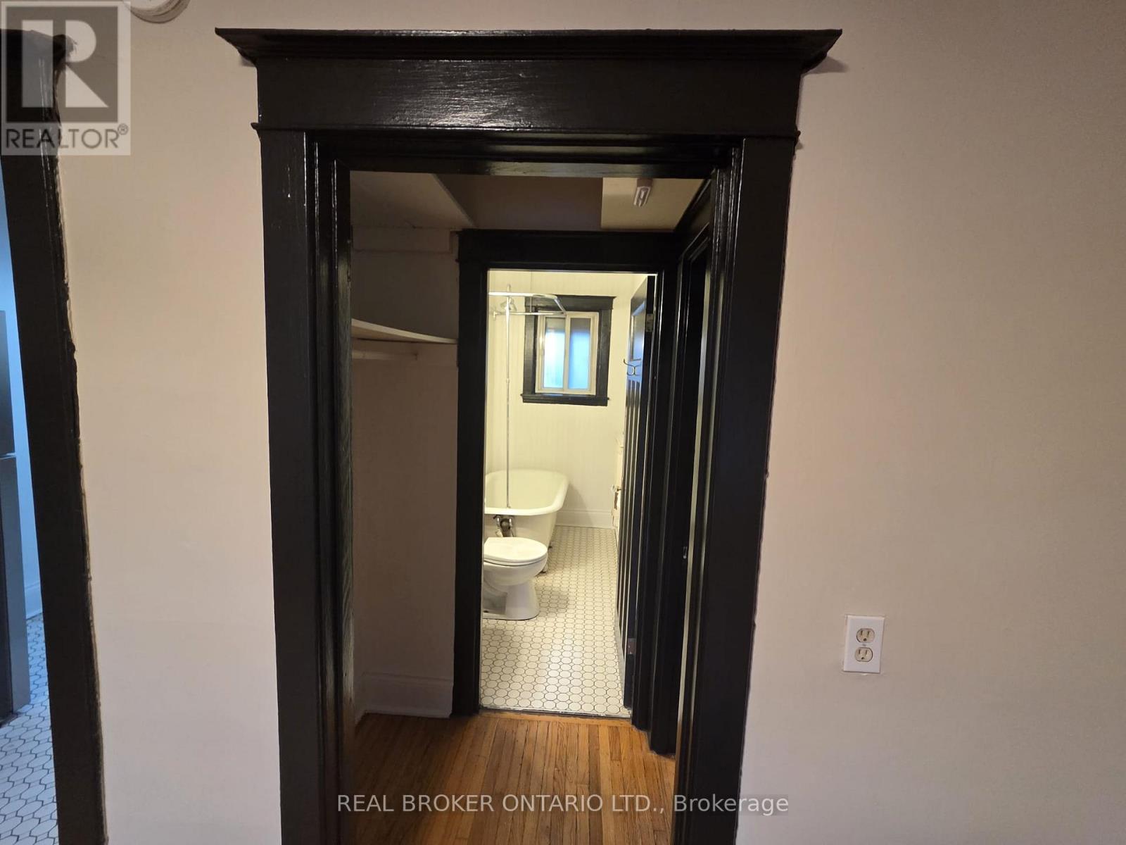 10 - 4 Hyde Park Avenue, Hamilton, Ontario  L8P 4M5 - Photo 8 - X13052406