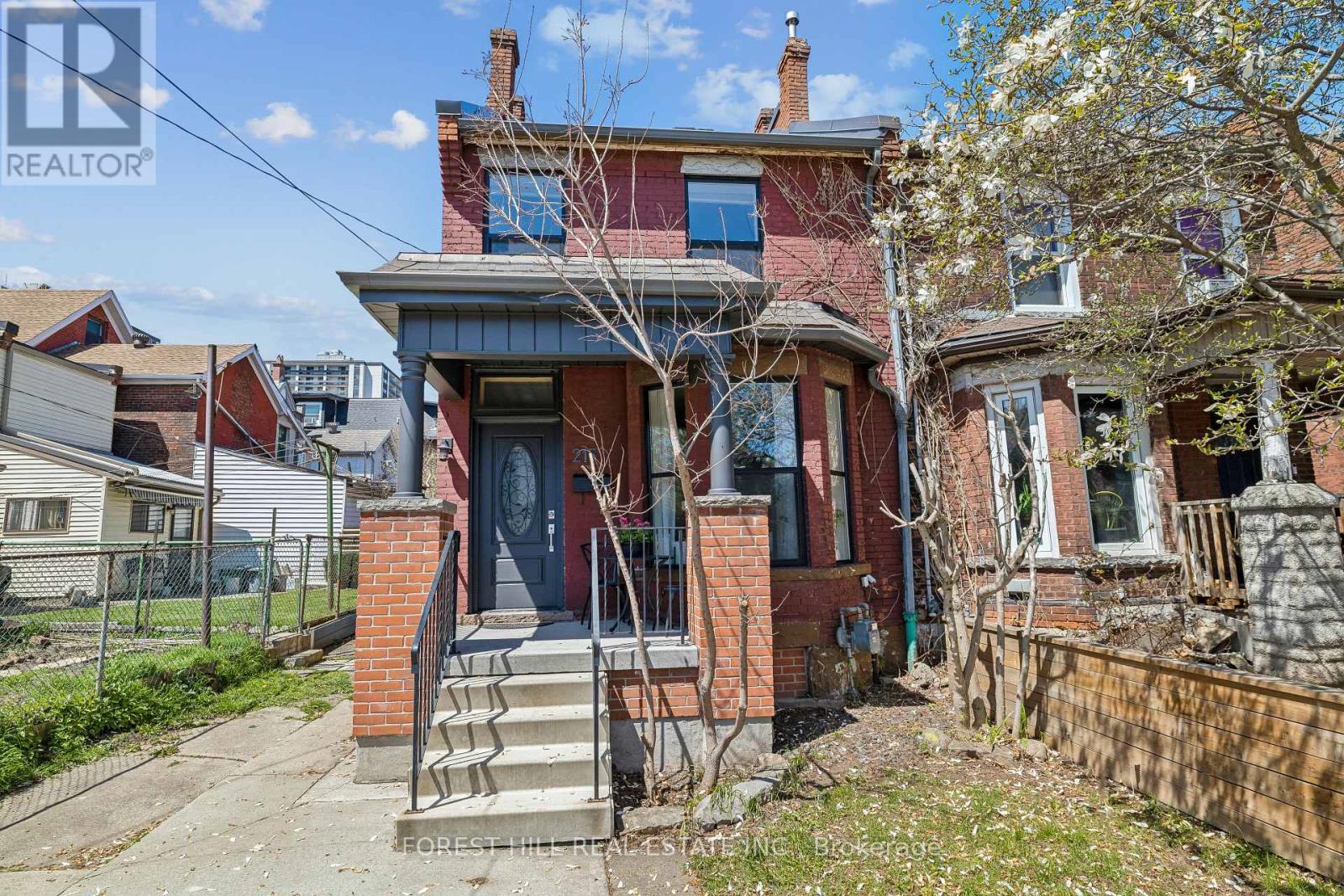 215 CATHARINE STREET N, Hamilton, Ontario